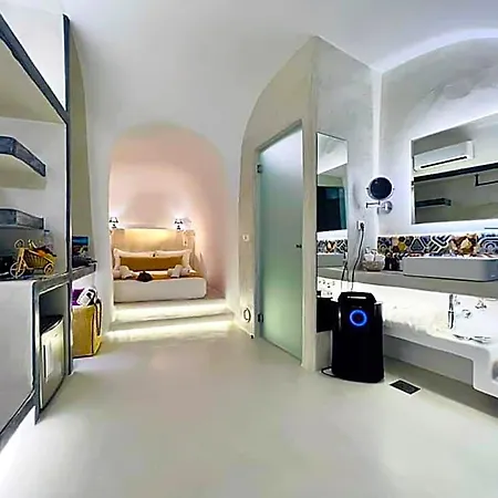 Edem Boutique Oia