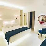 Edem Boutique * Oia (Santorini)